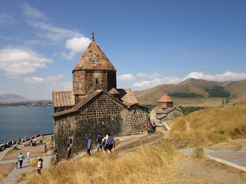 Armenia. Akhpat, Dilijan, Sevan, cascad Yerevan from Tbilisi - Republic Square and central Yerevan: getting your bearings fast