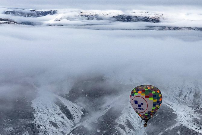Balloon ride Skyball - The 1783 protocol, champagne toast, and local sweets