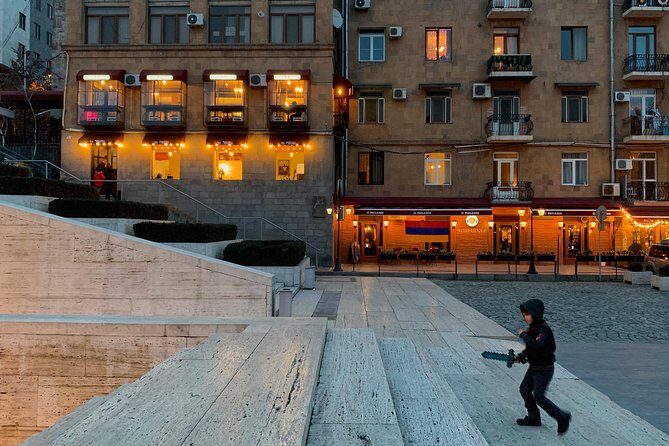 Budget walking tour in Yerevan (Yerevan city tour) - Victory Park and Mother Armenia: the monument moment