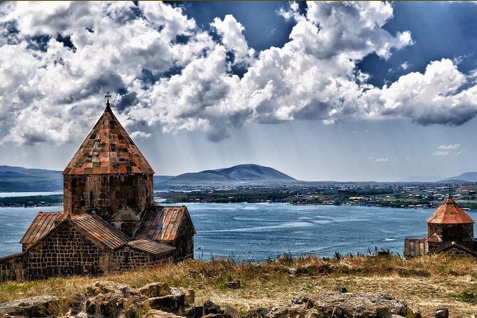 Conquering Armenia - Tsaghkadzor ropeway: winter town energy with big mountain views
