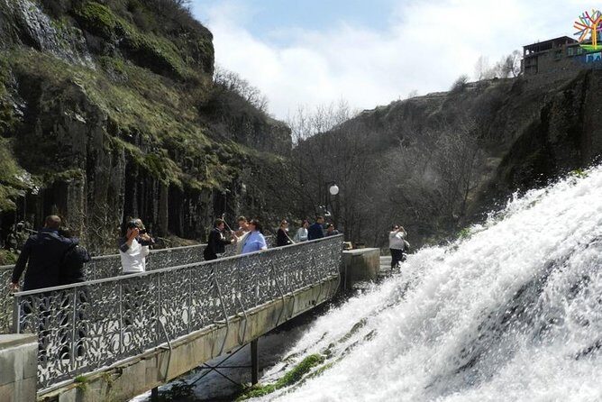 Day trip to Jermuk: Noratus, Hayravank, Selim Pass - Lunch break in Yeghegnadzor: plan for extra costs and make it count