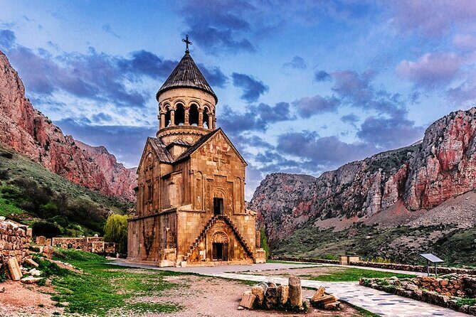 Guided tour: Khor Virap, Noravank Monastery, Areni, Jermuk - Areni Wine Factory tasting: what’s included and how to enjoy it