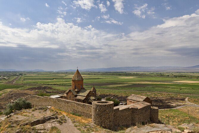 Khor Virap, Noravank Private Tour with Optional Wine Tasting - Ar-Areni Restaurant and Optional Areni Wine: Where the Finish Gets Fun