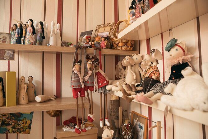 Paint Your Own Traditional Doll - What you learn about Armenian dress (and why it sticks)