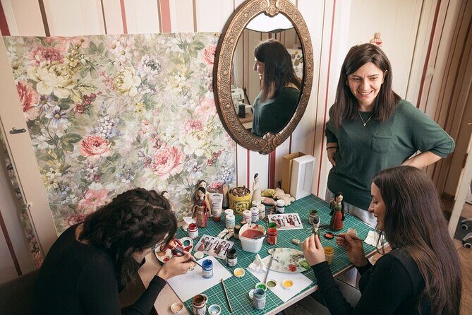 Paint Your Own Traditional Doll - Choosing your taraz costume: the decision that makes the doll feel personal