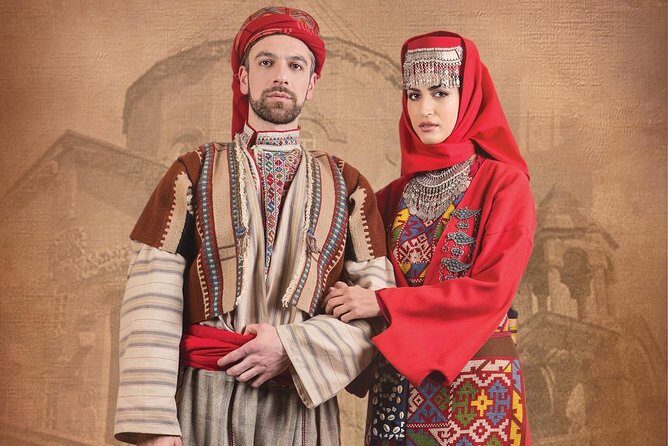 Photoshoot in Armenian garments - The 18th-century clothing lesson is part of the magic