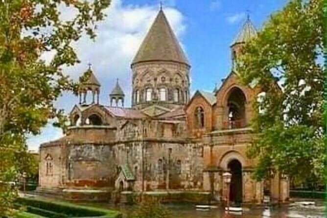 Private Day Trip from Yerevan to UNESCO World Heritage Sites - Pickup, vehicle comfort, and how the day keeps moving