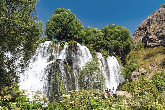 Private tour to Hin Areni winery, Shaki waterfall, Tatev monastery, Karahunj - The 8:00 AM start: why it matters for timing and stress