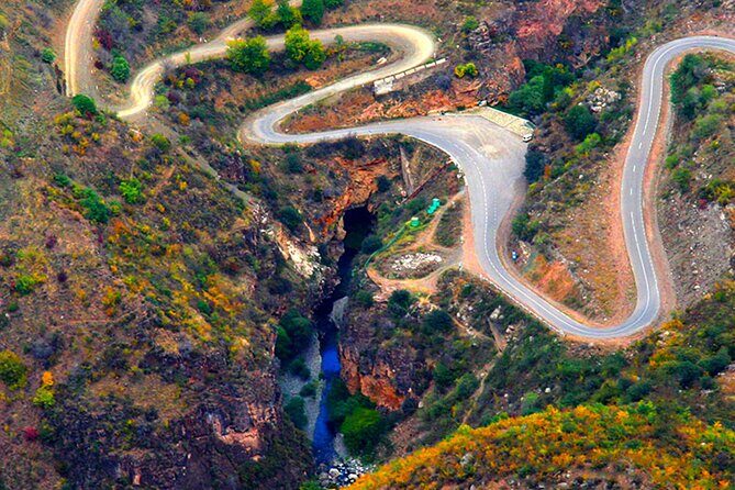 Private tour to Hin Areni winery, Tatev monastery & ropeway, Khndzoresk caves - Drivers and guides: why the human touch shows up in the reviews