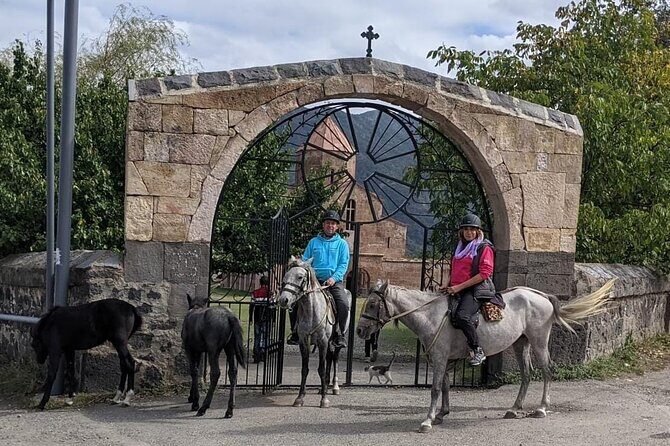 Scenic Trail Rides - Picnic Lunch With Local Berry Juice