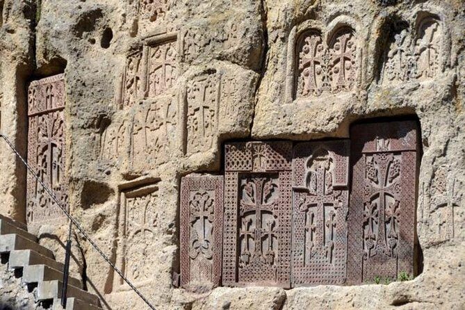 Symphony of Stones, Garni, Geghard, photo stop at Charents arch - English Commentary and the “Driver-Guide” Advantage