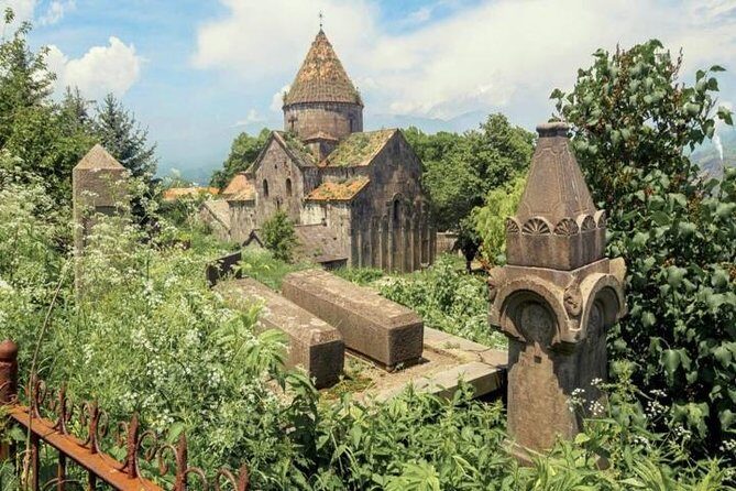 Tbilisi transfer with stops in Haghpat, Sanahin to or from Yerevan - Choosing your direction and nailing pickup